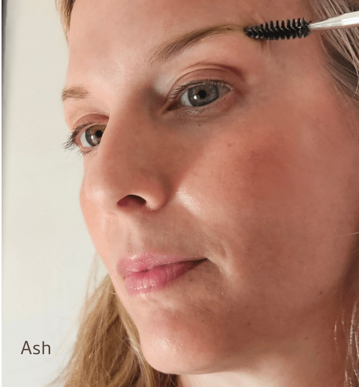 Brow Wax & Growth Serum - All Colors